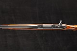 Weatherby MKV Deluxe .300 Whby Mag - 4 of 8