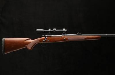 Winchester Model 70 Safari Express .375 H&H - Image 1 of 8