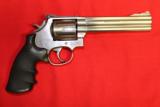 Smith & Wesson 686-4
6" - 2 of 3
