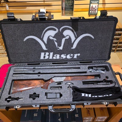 Blaser R8 Luxus -Side Plates-Right Handed -G5- Multi Barrel (.300 Win Mag and .22-250) in Pelican Case