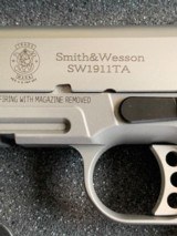 Smith & Wesson SW1911TA, Nickel 45 ACP cal E Series - 2 of 11
