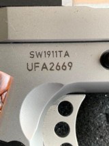 Smith & Wesson SW1911TA, Nickel 45 ACP cal E Series - 3 of 11
