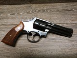 Smith & Wesson Model 581 Distinguished Service Magnum - 2 of 13