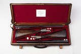 BOSS & CO 12 GAUGE PAIR ROUND BODY SIDELOCK SHOTGUNS With EXTRA BARREL SETS - 28" BARRELS - 15 of 20