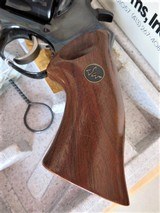 Dan Wesson Model 44 44 Magnum V8 - LNIB - 79 - 6 of 15