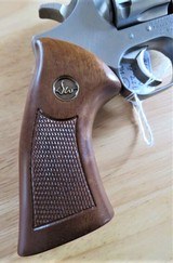 Dan Wesson M722 Stainless 22 LR, VH8 in Box – Manual and Tools - 160 - 13 of 15