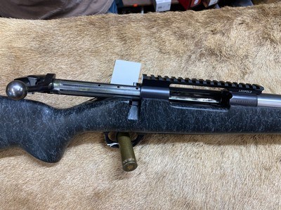 weatherby rifles - Image 4 of 13