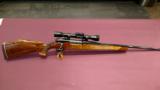 Weatherby Mark V Deluxe .300 Wby Mag - 1 of 4