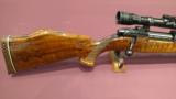 Weatherby Mark V Deluxe .300 Wby Mag - 2 of 4