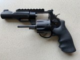 Smith & Wesson Performance Center 327-8 TRR8 - 3 of 7