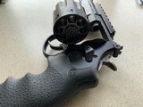 Smith & Wesson Performance Center 327-8 TRR8 - 4 of 7