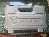 Smith & Wesson Performance Center 327-8 TRR8 - 7 of 7