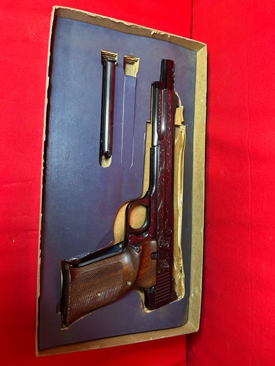 Smith & Wesson 41 22lr engraved - Image 3 of 15