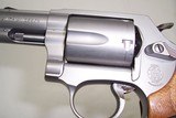 Smith & Wesson 60-9
Lady Smith
357 mag - 6 of 8