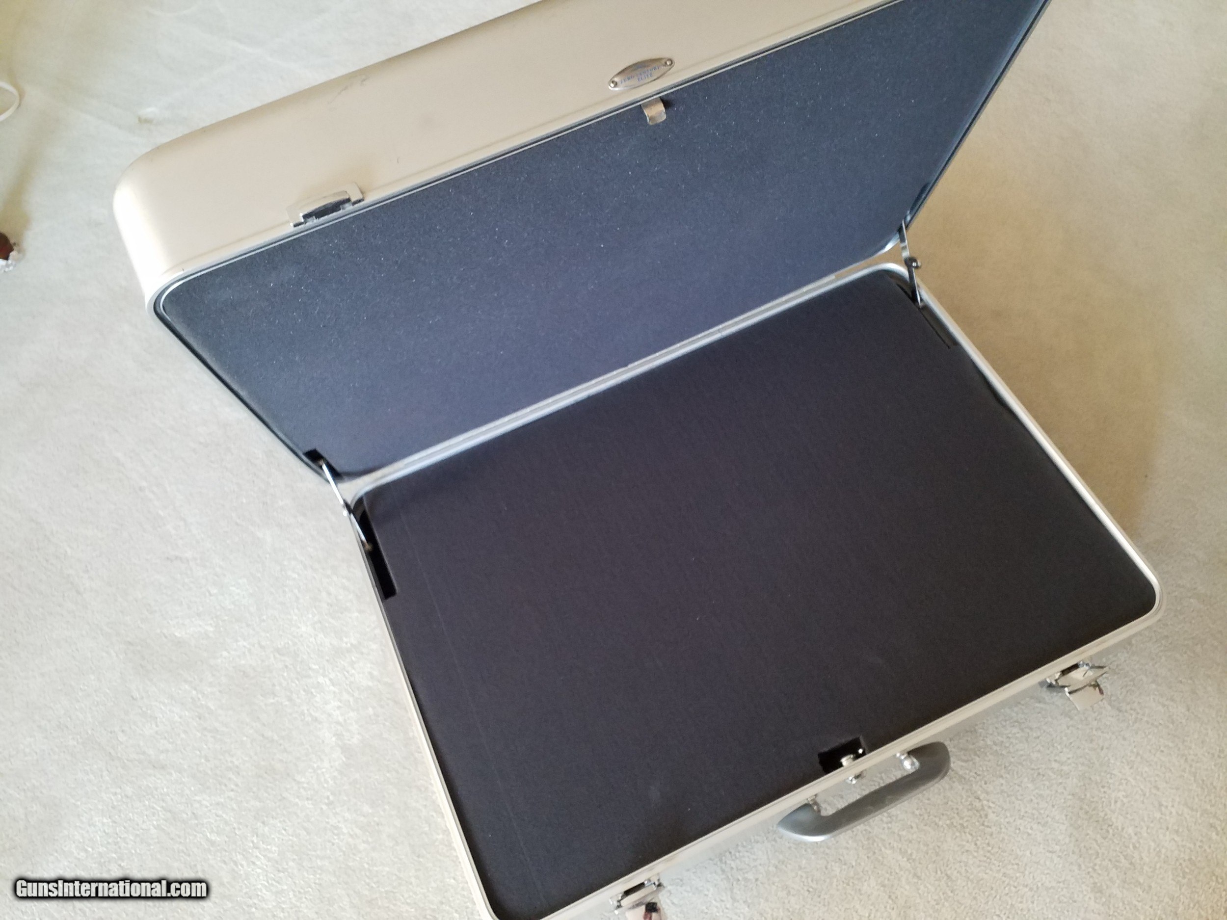 Halliburton Zero Centurion Elite