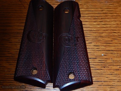 New Early Factory Colt Rosewood half smooth half checkered 1911 grips