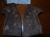Factory Colt Python Original E & I Frame Target Style Goncalo Alves Grips - 4 of 4