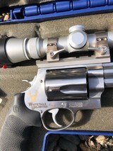 Smith & Wesson mod460 Whitetails Unlimited w/VXIII 2.5x6 Satin Scope - 2 of 4