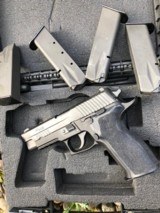 Sig Sauer P226 Elite 9mm 5 mags - 1 of 5