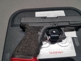 Glock 19 Used with box. 3Mags - 6 of 9