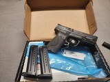 Smith & Wesson M&P 2.0 9MM 2 Mags 17 Rd New In Box - 4 of 6