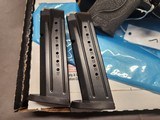 Smith & Wesson M&P 2.0 9MM 2 Mags 17 Rd New In Box - 5 of 6