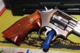 SMITH AND WESSON 686-2....
357 MAGNUM..
4 INCH STAINLESS PRE LOCK... NAIR MINT CONDITION - 10 of 11