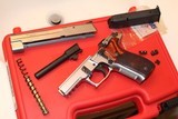 SIG SAUER P226 ELITE, 9MM MADE IN GERMANY W/FACTORY ROSEWOOD GRIPS, W/TWO SET OF SIGHTS ONE FACTORY MAGAZINE W/FACTORY RED BOX,,, MINT - 11 of 12