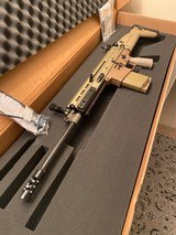 FN SCAR 17S 7.62x51 16.25” FDE MINT - 2 of 13
