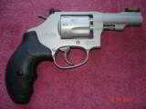 S&W Model 317-3 AirLite Target kit Gun .22LR. 3"BBl. D/A J-frame Revolver 8-Shot NIB - 4 of 10