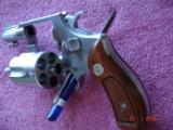 S&W Model 60 No dash MFG 1979 Round Butt Mint 2