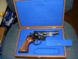 S&W Mod. 29-2 .44 Mag. MFG 1968 All target Opts. Even Coke target Stocks Cased Near mint - 13 of 15