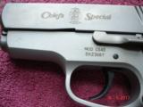 S&W Mod. CS40 Chief's spec. 3 1/4"BBl. MIC Test fired only? Only made for 3- years - 5 of 8