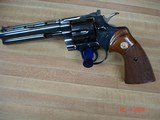 Colt PYTHON
Royal Blue, 6