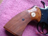 Colt PYTHON
Royal Blue, 6