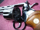 Colt PYTHON
Royal Blue, 6