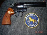 Colt PYTHON
Royal Blue, 6