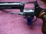 Colt PYTHON
Royal Blue, 6