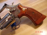 Smith & Wesson Mod. 686 Stainless .357Mag. L-frame, 6" BBL.Near Mint in Box MFG 1983 - 5 of 9