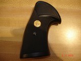 Colt Python
Presentation Grip by Pachmayr for Colts, Gold Medallions - 5 of 6
