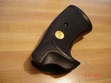 Colt Python
Presentation Grip by Pachmayr for Colts, Gold Medallions - 4 of 6