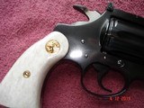 Colt Diamondback1st year Prod. 1966 MIB .22Cal. 4" BBl. Beautiful Elk Stag Stocks and a Pair of Walnut Target Stocks - 6 of 15