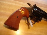 Colt Diamondback .22 LR. Mint 4" BBl. Blue MFG 1970 Checkered Walnut Target Stocks - 4 of 14
