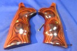 SMITH & WESSON N-FRAME ROUND BUTT FINGER GROOVE GRIPS - 9 of 9