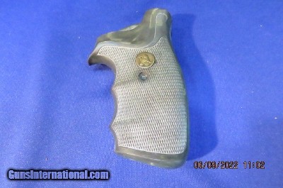 SMITH & WESSON K-FRAME ROUND BUTT PACHMYR GRIPPER FINGER GROOVE RUBBER GRIPS