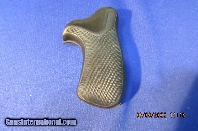 SMITH & WESSON K-FRAME ROUND BUTT PACHMYR PRESENTATION RUBBER GRIPS WITH SCREW