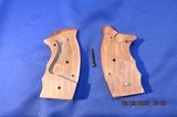 COLT D-FRAME ROSEWOOD FINGER GROOVE GRIPS WITH SCREW - 7 of 9
