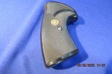 COLT J-FRAME LARGE PACHMYR PRESENTATION GRIPS WITH SCREW - 2 of 7