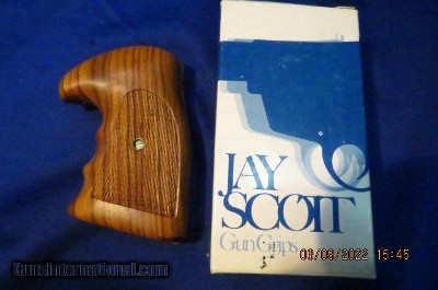 JAY SCOTT ZEBRA WOOD FINGER GROOVE GRIPS FOR COLT V-FRAME