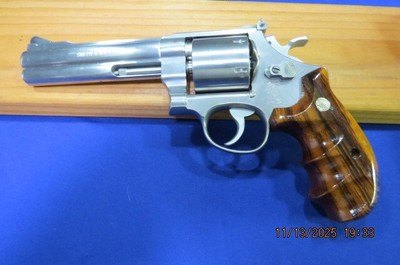 SMITH & WESSON MODEL627-O MODEL OF 1989